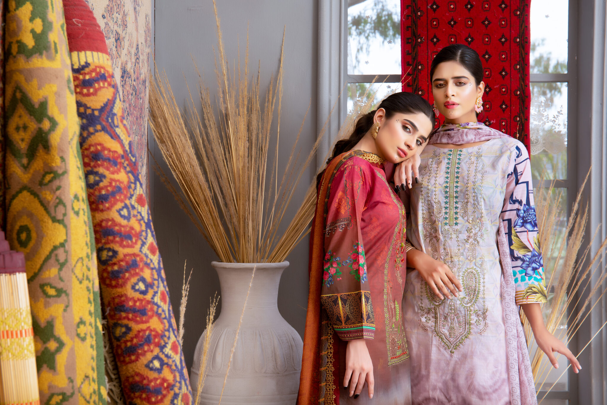How Women’s Clothing Manufacturers Help Brands Maintain Collection Consistency?